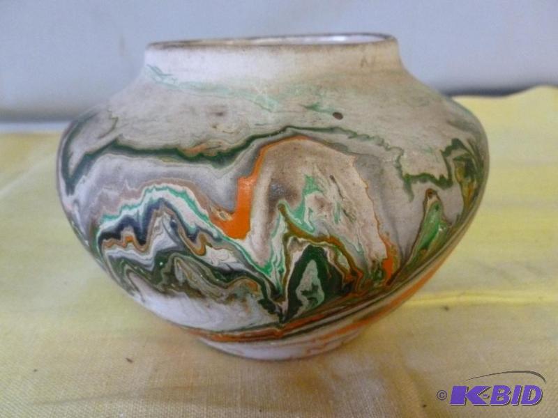 lot 80 image: Beautiful Nemadji hand made Native American p...