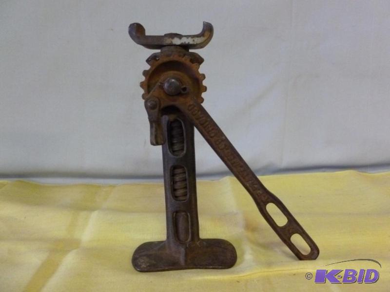 lot 98 image: Antique W.E Pratt Manufacturing Co. Chicago, ...