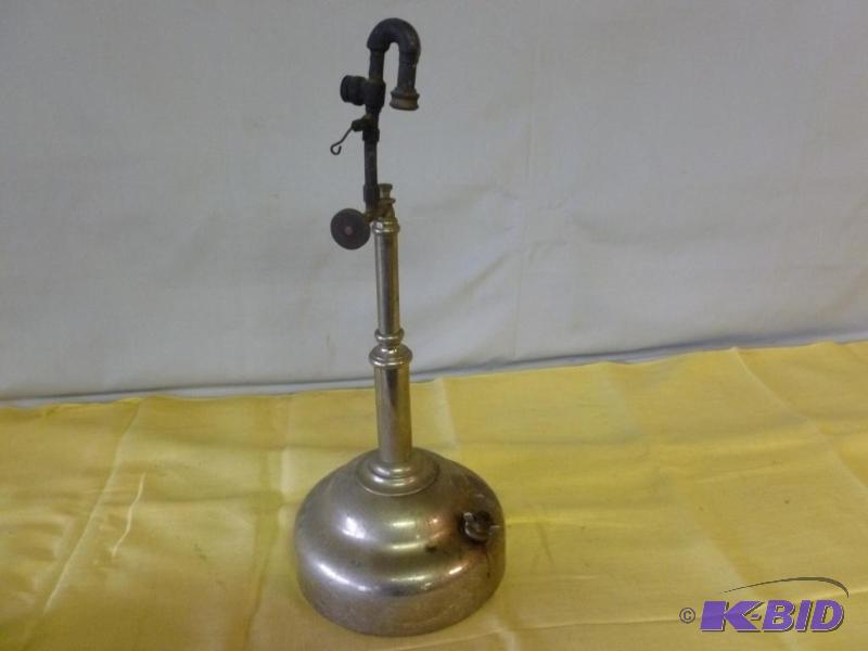 lot 99 image: Large Antique American Gas Machine Co. Albert...