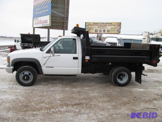 lot 4 image: Year 1999 Make Chevrolet Model K3500 Milea...