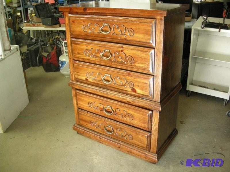 Pine dresser