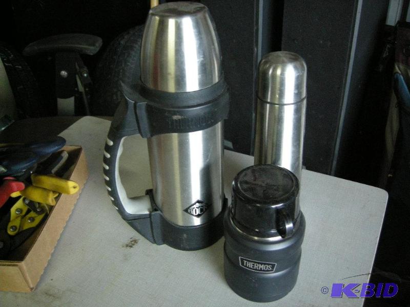 3 Thermos containers