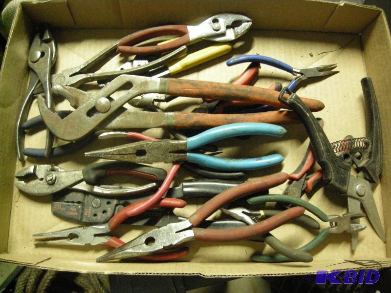Pliers