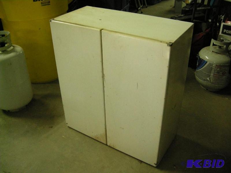 Shop cabinet
