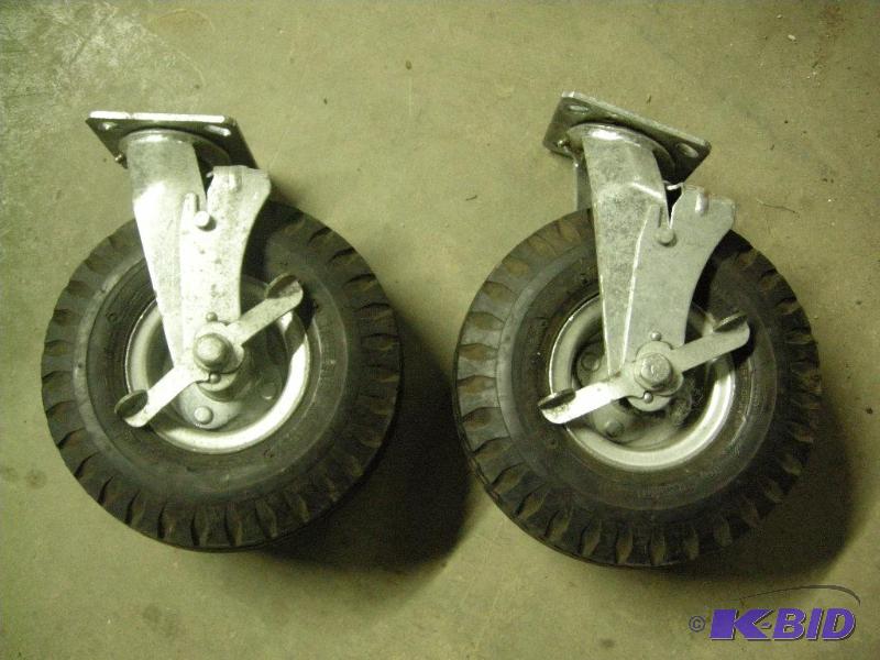 2 caster wheels