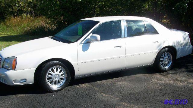 lot 4 image: 2003 Cadillac DeVille DHS 4dr Sedan