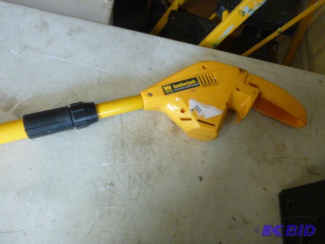 lot 103 image: Wen Lumberjack Extendable Electric Lim Trimme...