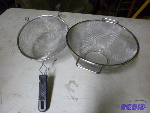 lot 123 image: 2 Strainers...