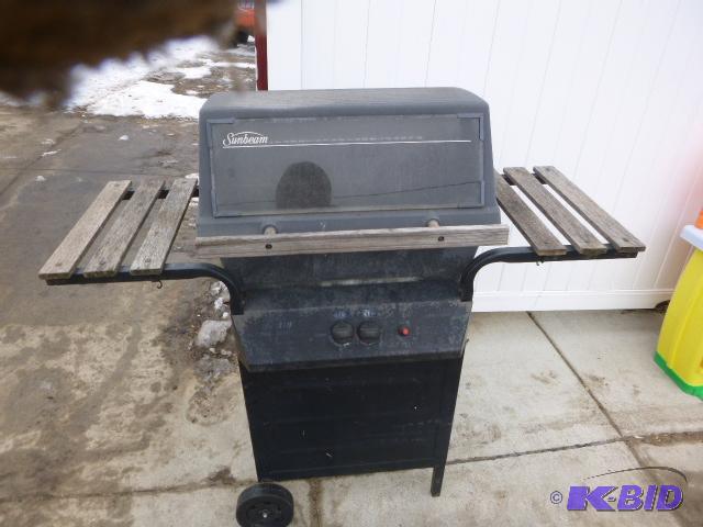 lot 125 image: Sunbeam Propane Grill...