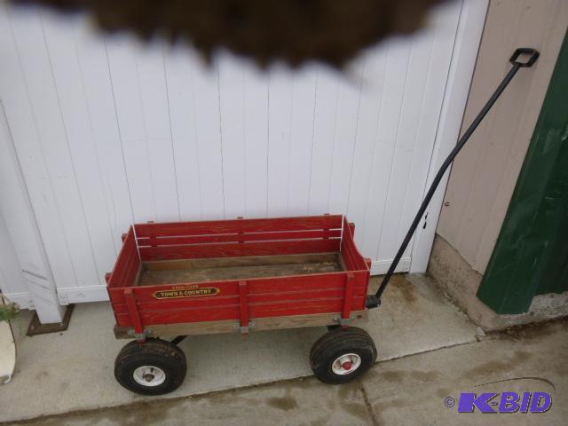 lot 129 image: Radio Flyer Wagon...
