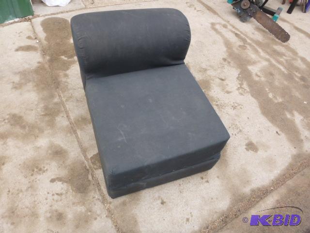 lot 141 image: Dorm Room Chair...