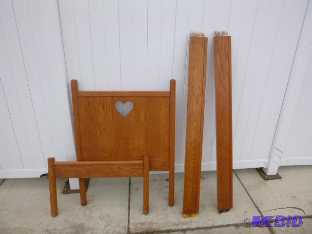 lot 148 image: Toddler Bed...