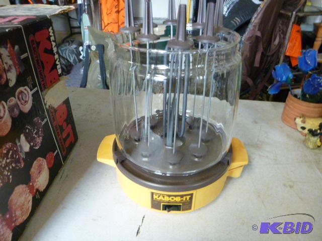 lot 166 image: Wear-Ever Kabob-It Meal Maker...