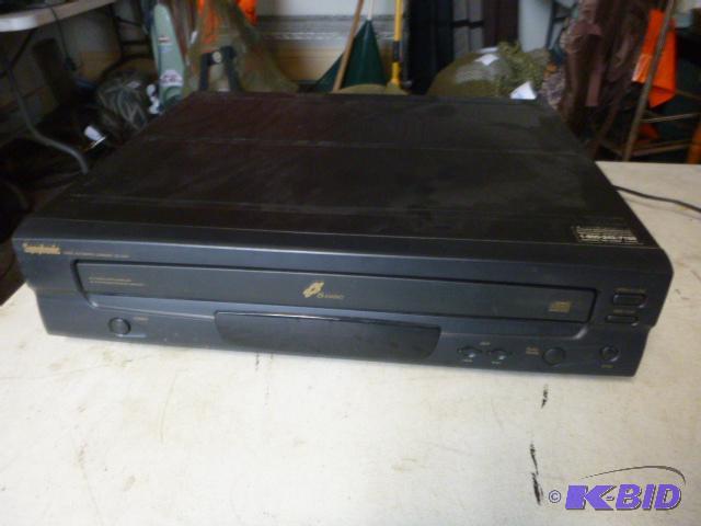 lot 193 image: Symphonic 5 Disc Automatic CD Changer CD-5001...