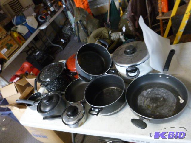 lot 196 image: Miscellaneous Pots and Pans...