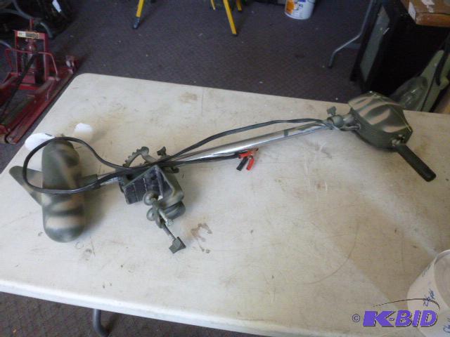 lot 37 image: Small Trolling Motor Tested and works....