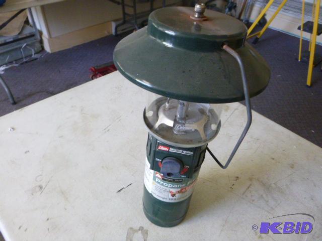 lot 39 image: Coleman Gas Lantern 2 mantle. ...
