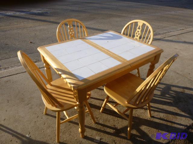 lot 6 image: Dinette Table with 4 Chairs 36" X 45&quo...