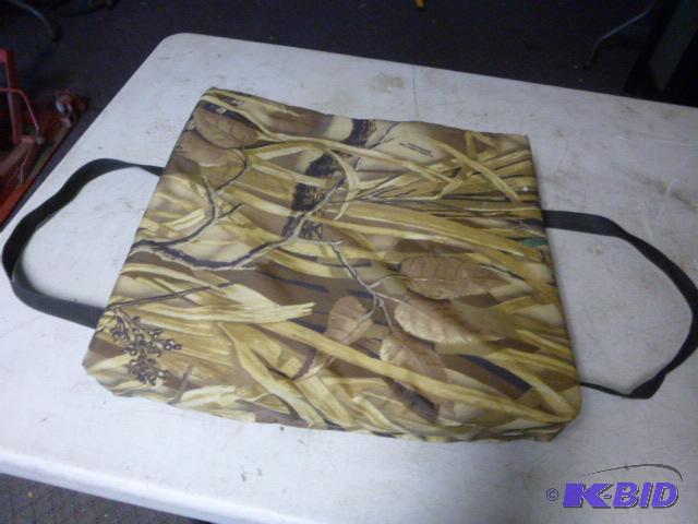 lot 60 image: Camouflage Throwable Device...