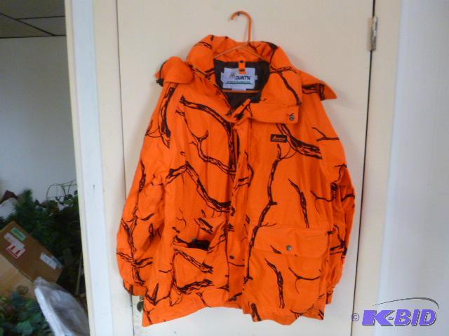 lot 64 image: Mount N Prairie Hunting Jacket with Hood Siz...