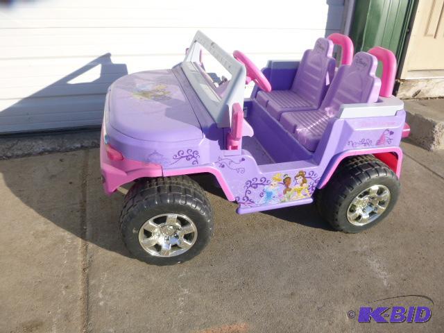 lot 8 image: Disney Jeep 12 volt, no battery....