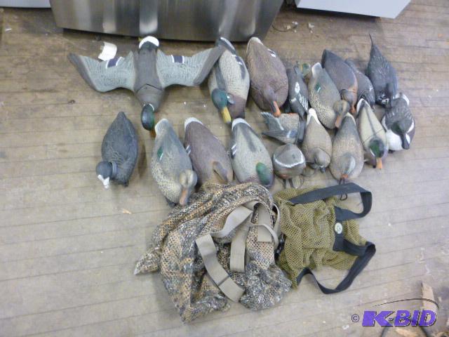 lot 85 image: 18 Miscellaneous Floating Duck Decoys With 2 ...