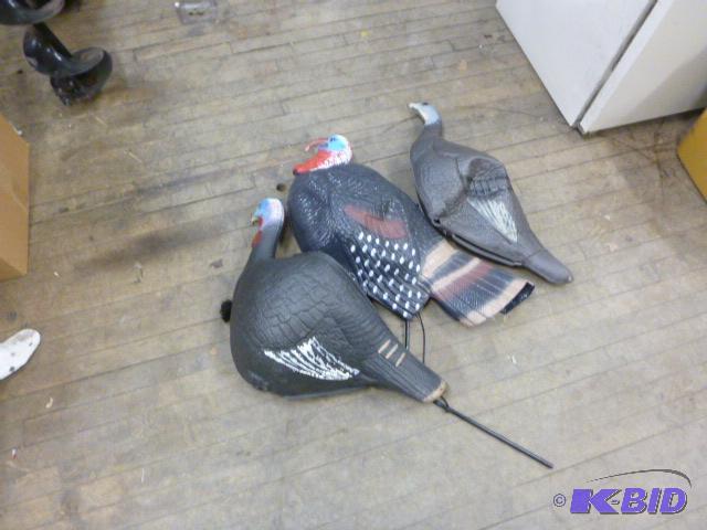 lot 86 image: 3 Turkey Decoys...