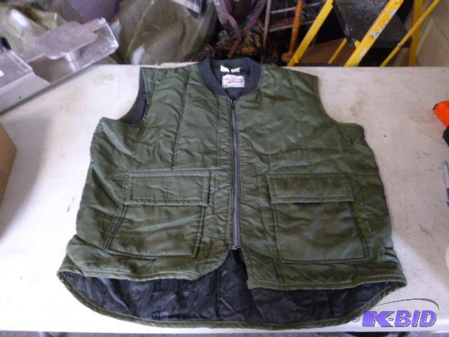 lot 98 image: Wall Vest Looks to be XL....