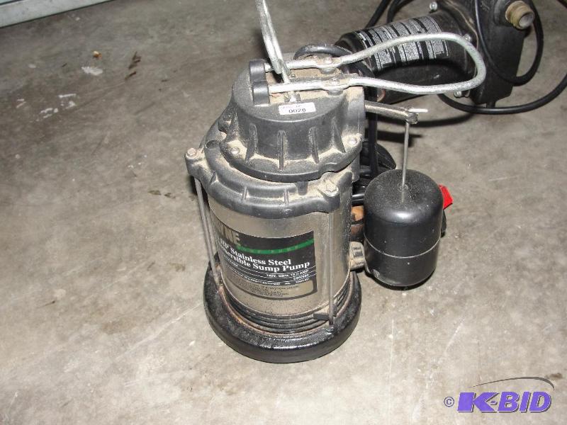 lot 10 image: WAYNE Stainless Steel Submersible Sump Pump