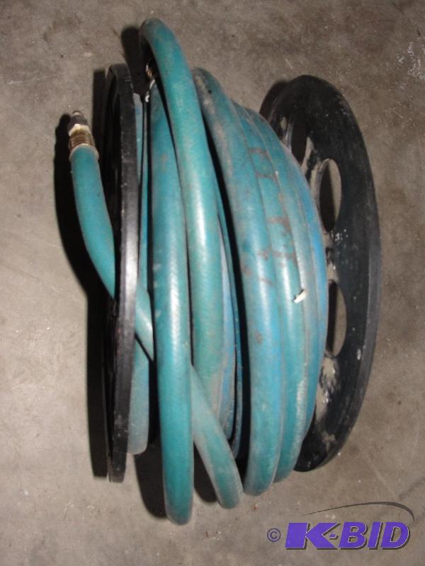 lot 15 image: Hose reel and 50 Hose