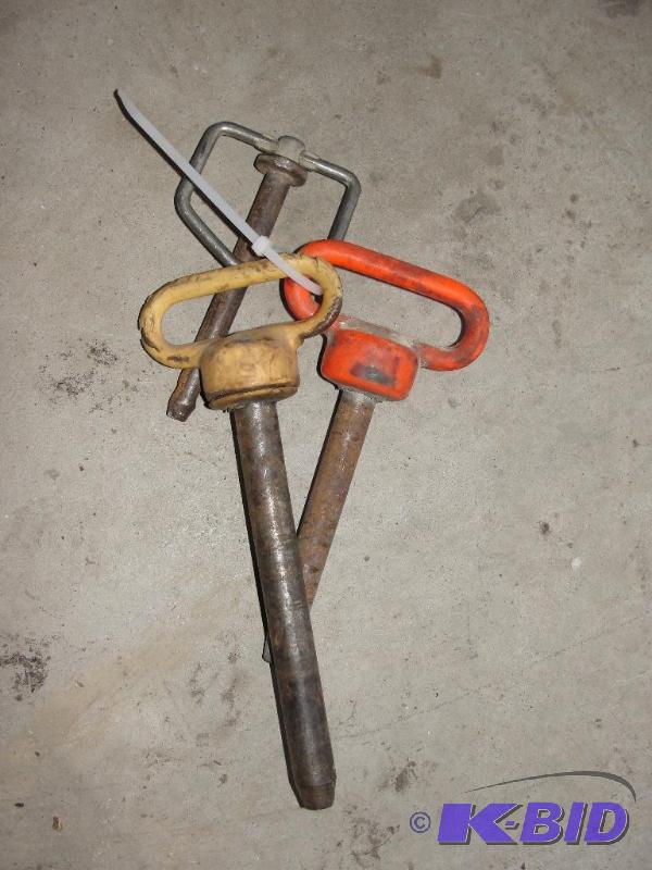 lot 16 image: 3 - Hitch Pins