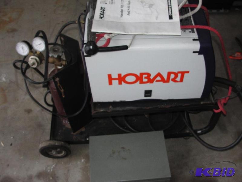 lot 3 image: Hobart 135 Wire Feed Welder