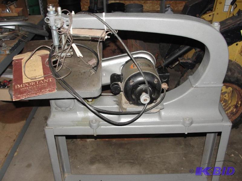 lot 4 image: Delta Milwaukee Scroll Saw