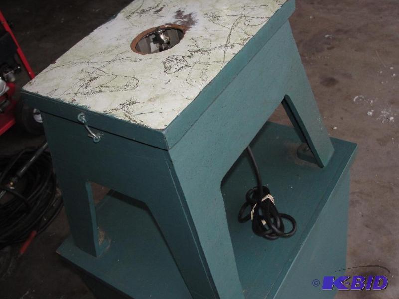 lot 7 image: Craftsman Router with Stand
