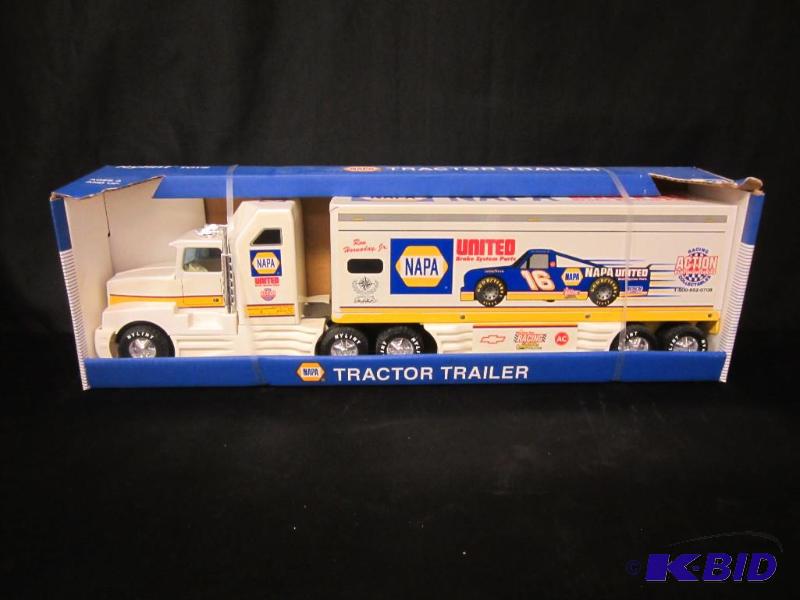 lot 4 image: NAPA Nylint Tractor Trailer
