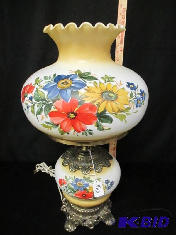 lot 40 image: Vintage Gone With the Wind Style electric lamp