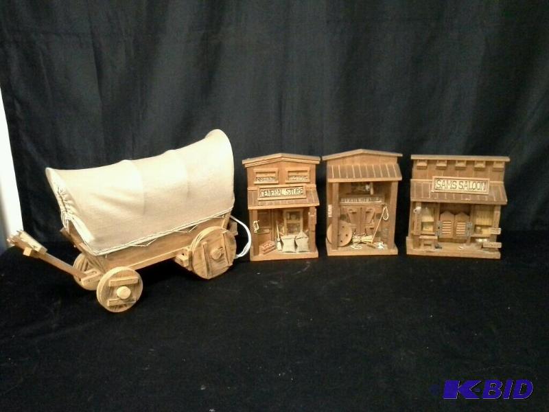 lot 49 image: Vintage Wooden Wild West decor. Light and hanging decor.