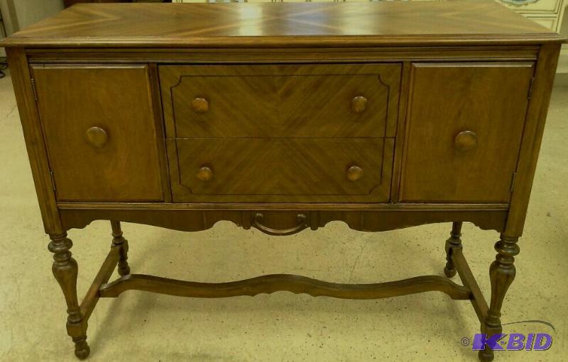 lot 52 image: Vintage wood buffet
