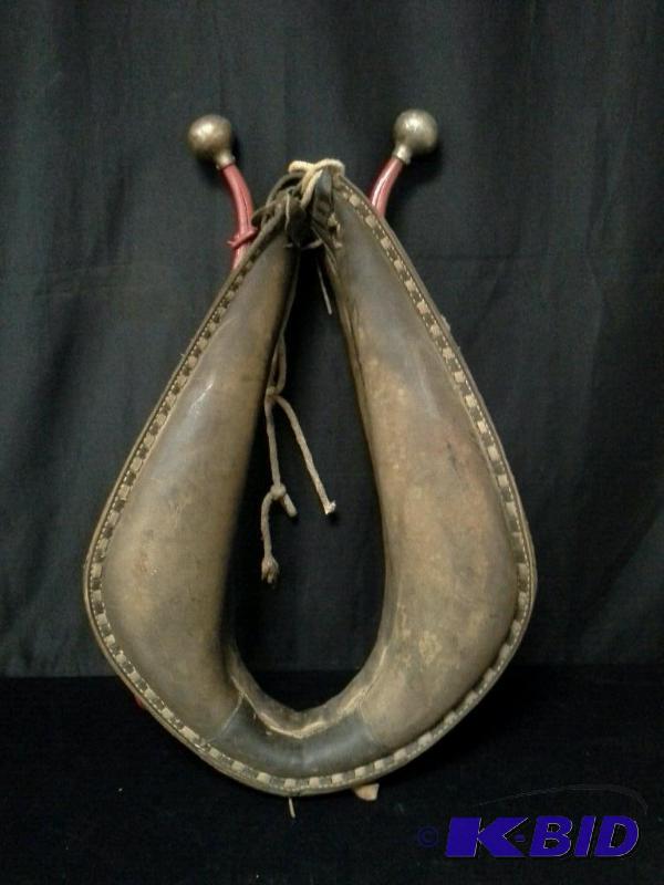 lot 81 image: Vintage horse collar
