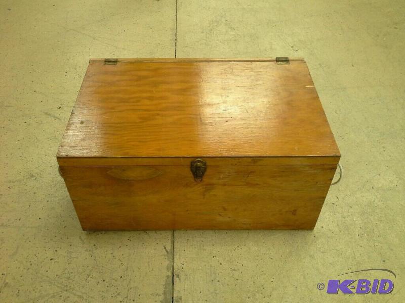 lot 99 image: Vintage Storage Box