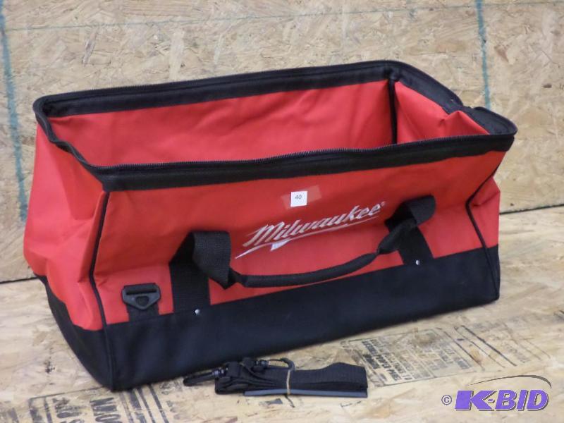 Milwaukee Tool Bag 22.5 X 11.5 X 11 with shou...