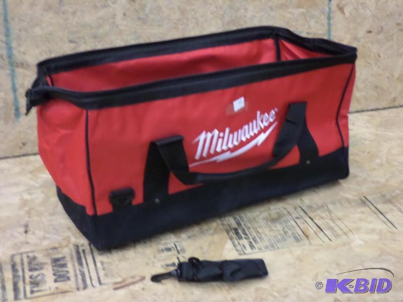 Milwaukee Tool Bag 22.5 X 11.5 X 11 with shou...