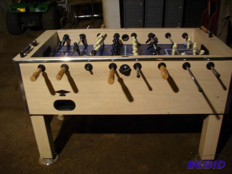 Foosball table with 6 balls, Classic Sport Br...