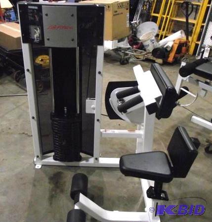 lot 5 image: Lifetime Fitness Ab Workout Machine   Gym qua...