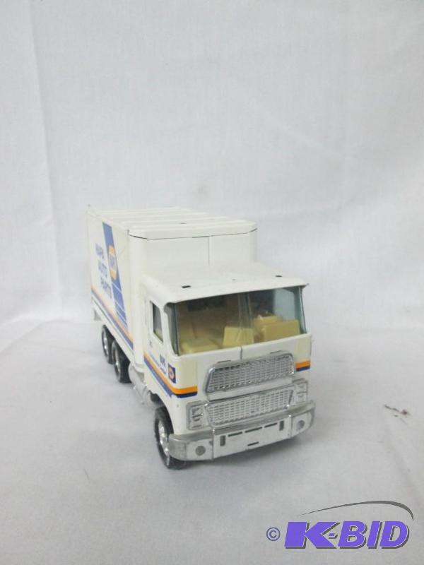 lot 30 image: NAPA Toy Box Truck