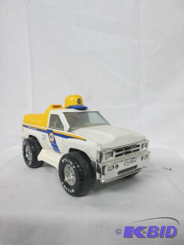 lot 31 image: NAPA Toy Truck