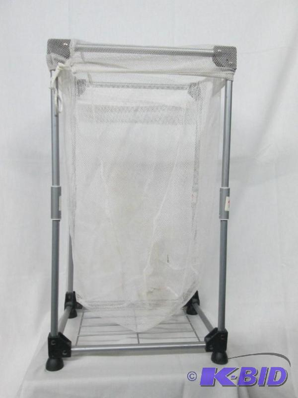 lot 36 image: Collapsible Laundry Basket