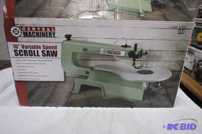 lot 26 image: Central Machinery 16" Variable Speed Scr...