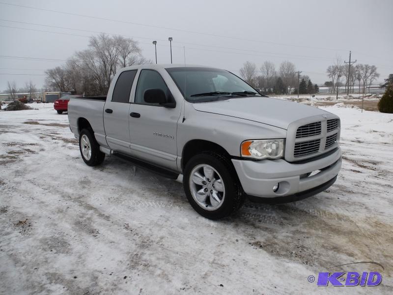 lot 4 image: 2004 Dodge Ram 1500- 4WD Crew cab Has 5.7 Li...
