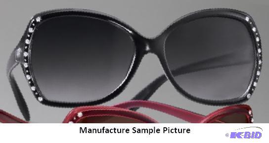 lot 209 image: Oversized Sunglasses -&nbspAdd some movie st...